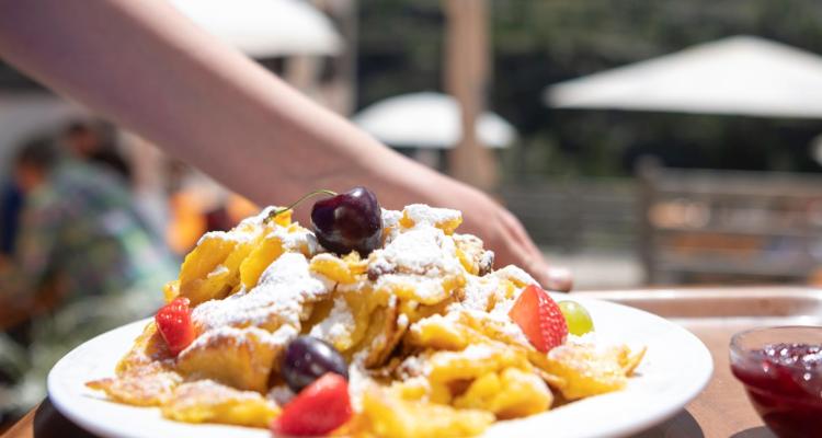 Schutzhütte-Kaiserschmarrn-Typisch-hr